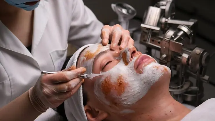 فیشیال و پاکسازی پوست